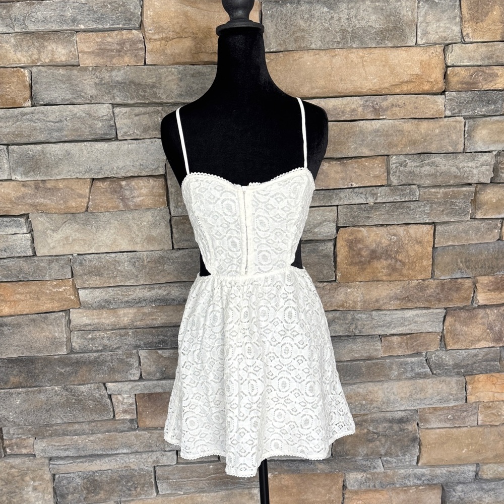 KENDALL AND KYLIE - Off White Lace Mini Dress with Cutouts